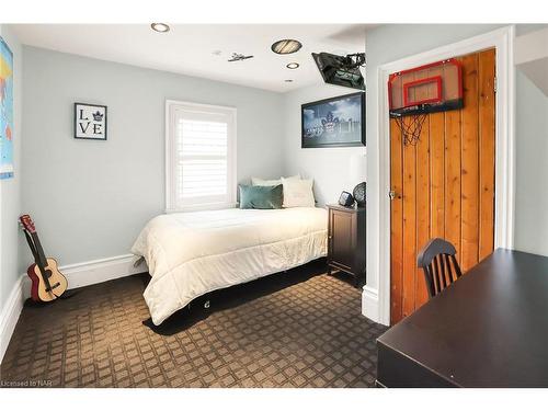 101 Main Street, St. Catharines, ON - Indoor Photo Showing Bedroom