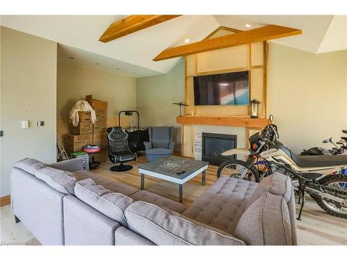 101 Main Street, St. Catharines, ON - Indoor Photo Showing Living Room With Fireplace