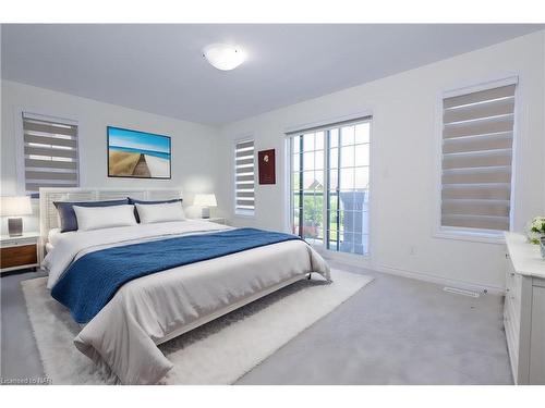 8077 Brookside Drive, Niagara Falls, ON - Indoor Photo Showing Bedroom