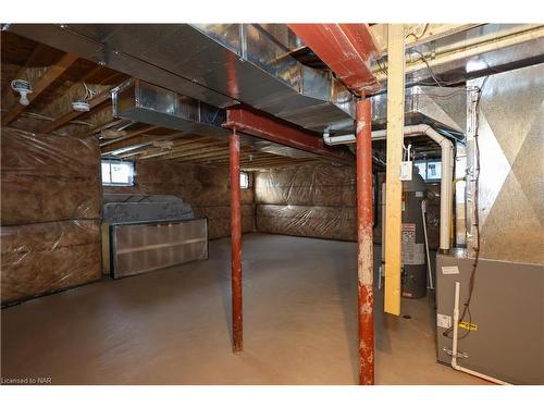 8077 Brookside Drive, Niagara Falls, ON - Indoor Photo Showing Basement