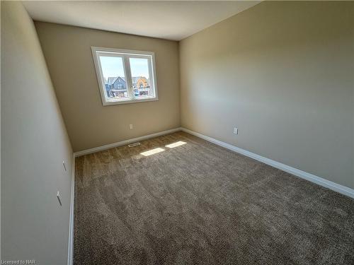 7401 Marvel Drive, Niagara Falls, ON - Indoor Photo Showing Other Room