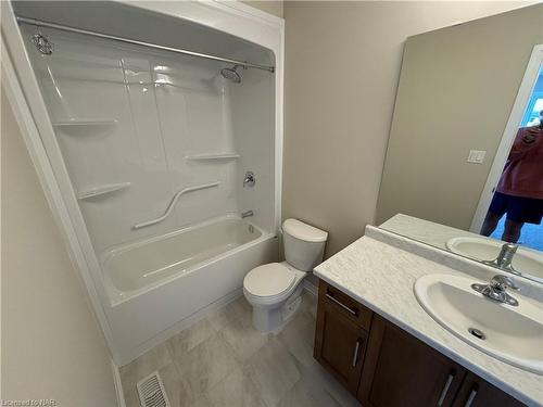 7401 Marvel Drive, Niagara Falls, ON - Indoor Photo Showing Bathroom