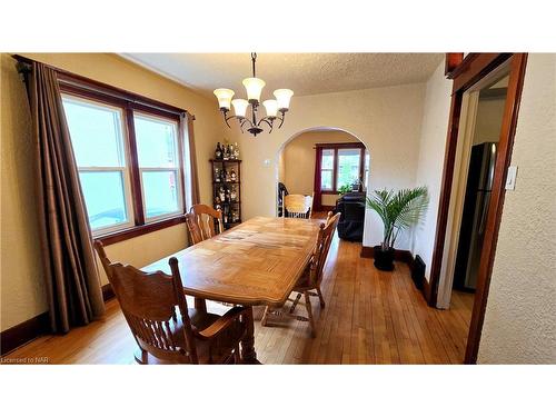 35 Victoria Street, Welland, ON - Indoor Photo Showing Dining Room