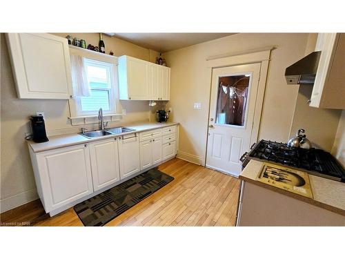 35 Victoria Street, Welland, ON - Indoor Photo Showing Kitchen With Double Sink