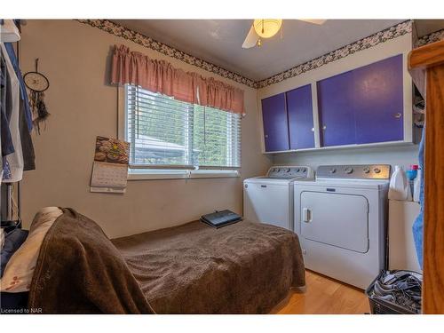 52 Chantler Road, Welland, ON - Indoor Photo Showing Laundry Room