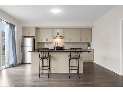 124 Blackbird Way, Hamilton, ON - Indoor Photo Showing Bedroom