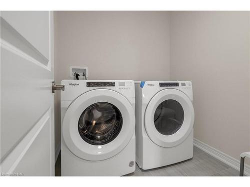 124 Blackbird Way, Hamilton, ON - Indoor Photo Showing Laundry Room