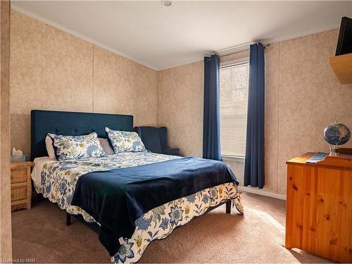 323-23 Four Mile Creek Road, Niagara-On-The-Lake, ON - Indoor Photo Showing Bedroom