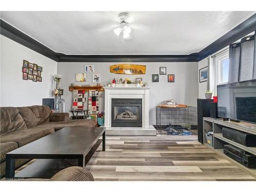 373 Killaly Street E, Port Colborne, ON - Indoor Photo Showing Living Room With Fireplace