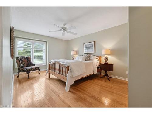 18-1439 Niagara Stone Road, Niagara-On-The-Lake, ON - Indoor Photo Showing Bedroom