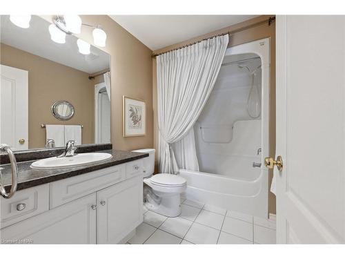 18-1439 Niagara Stone Road, Niagara-On-The-Lake, ON - Indoor Photo Showing Bathroom