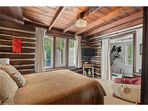 894 Oakhill Boulevard, Ridgeway, ON - Indoor Photo Showing Bedroom