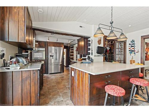 894 Oakhill Boulevard, Ridgeway, ON - Indoor Photo Showing Kitchen