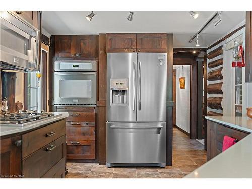 894 Oakhill Boulevard, Ridgeway, ON - Indoor Photo Showing Kitchen