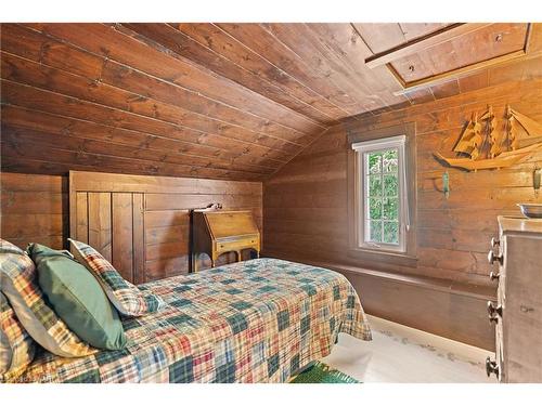 894 Oakhill Boulevard, Ridgeway, ON - Indoor Photo Showing Bedroom