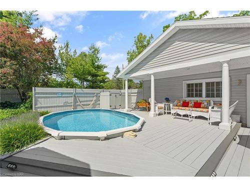 894 Oakhill Boulevard, Ridgeway, ON - Outdoor With Above Ground Pool