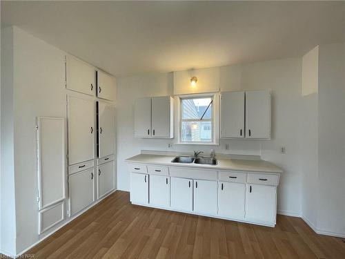 5 Lewis Street, Fort Erie, ON - Indoor Photo Showing Kitchen With Double Sink