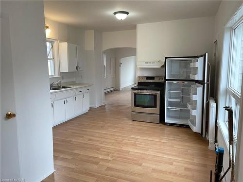 5 Lewis Street, Fort Erie, ON - Indoor Photo Showing Kitchen With Double Sink