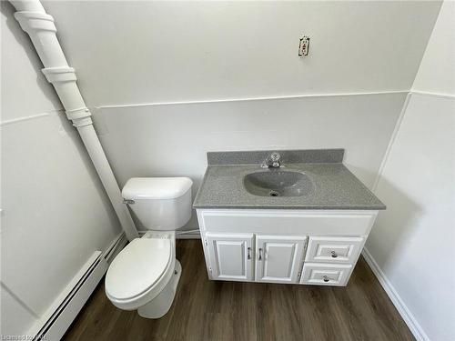 5 Lewis Street, Fort Erie, ON - Indoor Photo Showing Bathroom