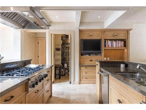 11 Norris Place, St. Catharines, ON - Indoor Photo Showing Kitchen With Double Sink