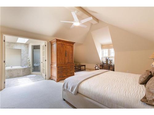 11 Norris Place, St. Catharines, ON - Indoor Photo Showing Bedroom