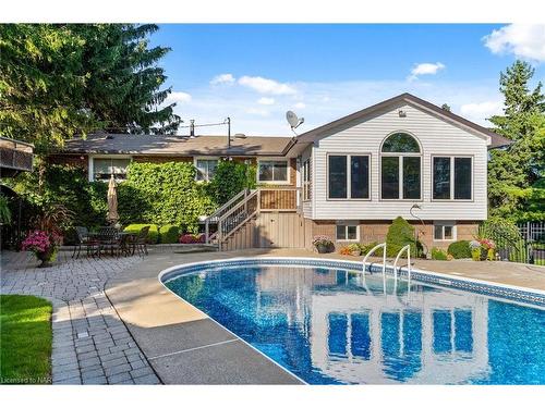 7 Thorncrest Road, Port Colborne, ON - Outdoor With In Ground Pool With Backyard