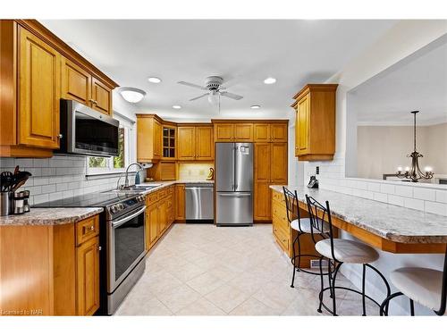 7 Thorncrest Road, Port Colborne, ON - Indoor Photo Showing Kitchen