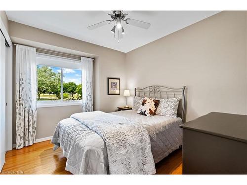 7 Thorncrest Road, Port Colborne, ON - Indoor Photo Showing Bedroom