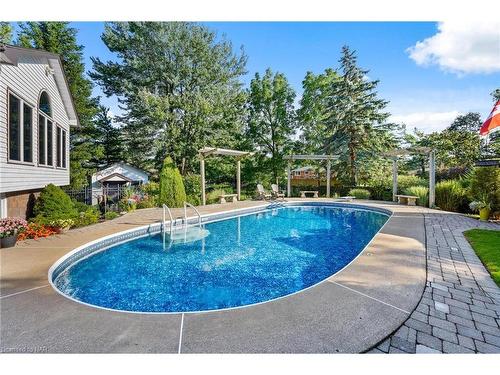 7 Thorncrest Road, Port Colborne, ON - Outdoor With In Ground Pool With Backyard