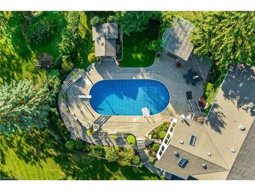 7 Thorncrest Road, Port Colborne, ON - Outdoor With In Ground Pool