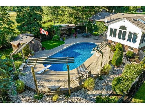 7 Thorncrest Road, Port Colborne, ON - Outdoor With In Ground Pool