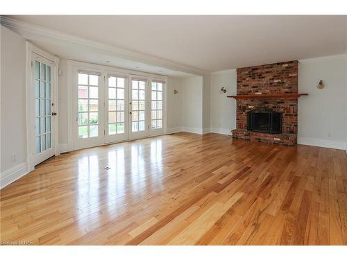 129 Johnson Street, Niagara-On-The-Lake, ON - Indoor Photo Showing Living Room With Fireplace