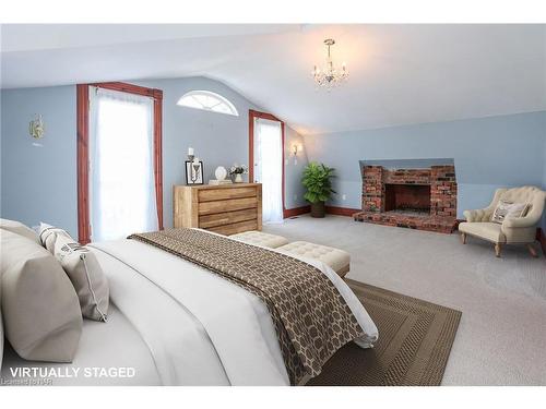 129 Johnson Street, Niagara-On-The-Lake, ON - Indoor Photo Showing Bedroom