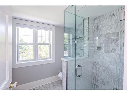 129 Johnson Street, Niagara-On-The-Lake, ON - Indoor Photo Showing Bathroom