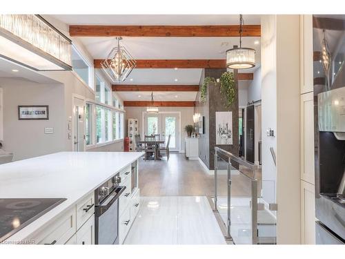 2 Mallette Crescent, Niagara-On-The-Lake, ON - Indoor Photo Showing Kitchen