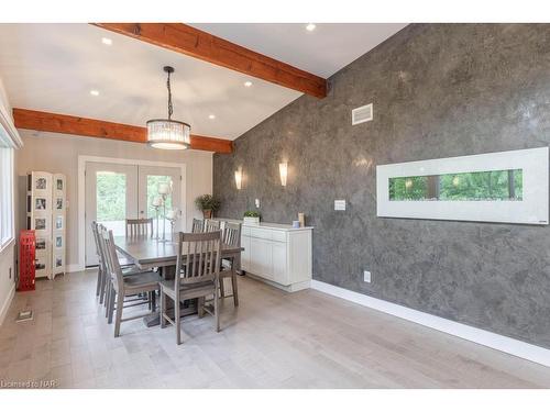 2 Mallette Crescent, Niagara-On-The-Lake, ON - Indoor Photo Showing Dining Room