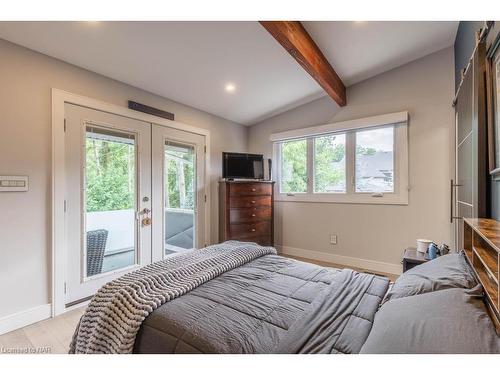 2 Mallette Crescent, Niagara-On-The-Lake, ON - Indoor Photo Showing Bedroom