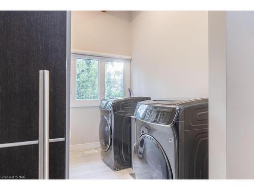 2 Mallette Crescent, Niagara-On-The-Lake, ON - Indoor Photo Showing Laundry Room