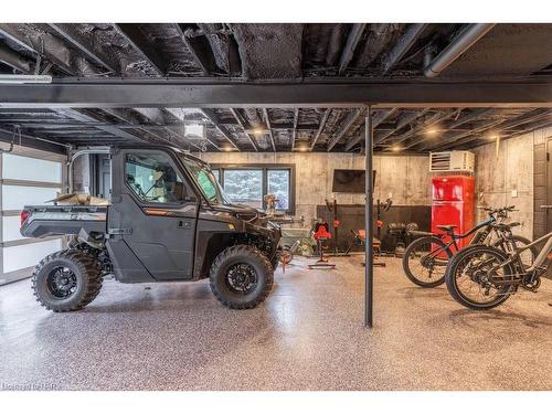 2 Mallette Crescent, Niagara-On-The-Lake, ON - Indoor Photo Showing Garage