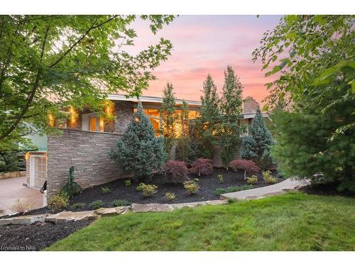 2 Mallette Crescent, Niagara-On-The-Lake, ON - Outdoor