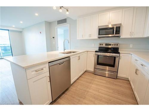 409-300G Fourth Avenue, St. Catharines, ON - Indoor Photo Showing Kitchen With Double Sink