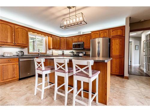 140 Helen Street, Port Colborne, ON - Indoor Photo Showing Kitchen