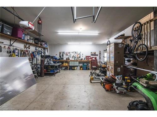 140 Helen Street, Port Colborne, ON - Indoor Photo Showing Garage