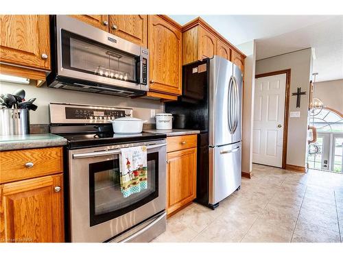 140 Helen Street, Port Colborne, ON - Indoor Photo Showing Kitchen