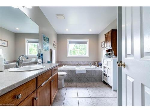 140 Helen Street, Port Colborne, ON - Indoor Photo Showing Bathroom