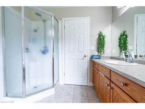 140 Helen Street, Port Colborne, ON - Indoor Photo Showing Bathroom