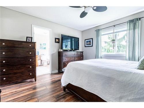 140 Helen Street, Port Colborne, ON - Indoor Photo Showing Bedroom