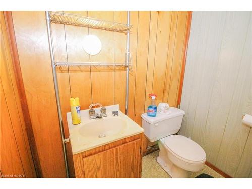 8204 Schisler Road, Niagara Falls, ON - Indoor Photo Showing Bathroom