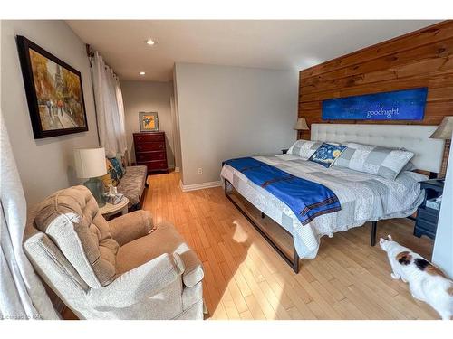 1802 Four Mile Creek Road, Niagara-On-The-Lake, ON - Indoor Photo Showing Bedroom