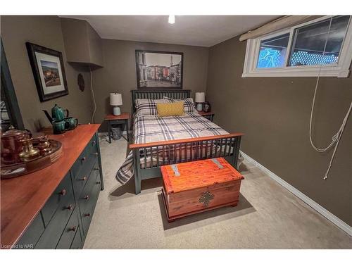 1802 Four Mile Creek Road, Niagara-On-The-Lake, ON - Indoor Photo Showing Bedroom